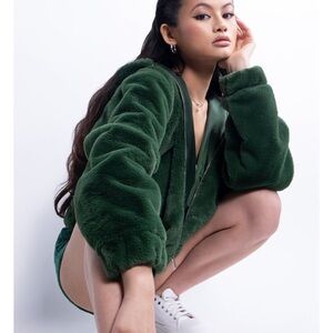 SOLD OUT FUZZY JACKET SIZE SMALL